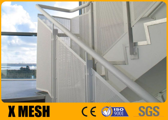 1.22 X 2.44m आकार स्टेनलेस स्टील छिद्रित धातु जाल सीढ़ियों के लिए गोल छेद आकार: