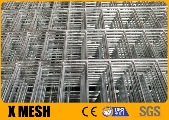 Q235 स्टील वायर वेल्डेड मेष शीट निर्माण के लिए 650g / M2